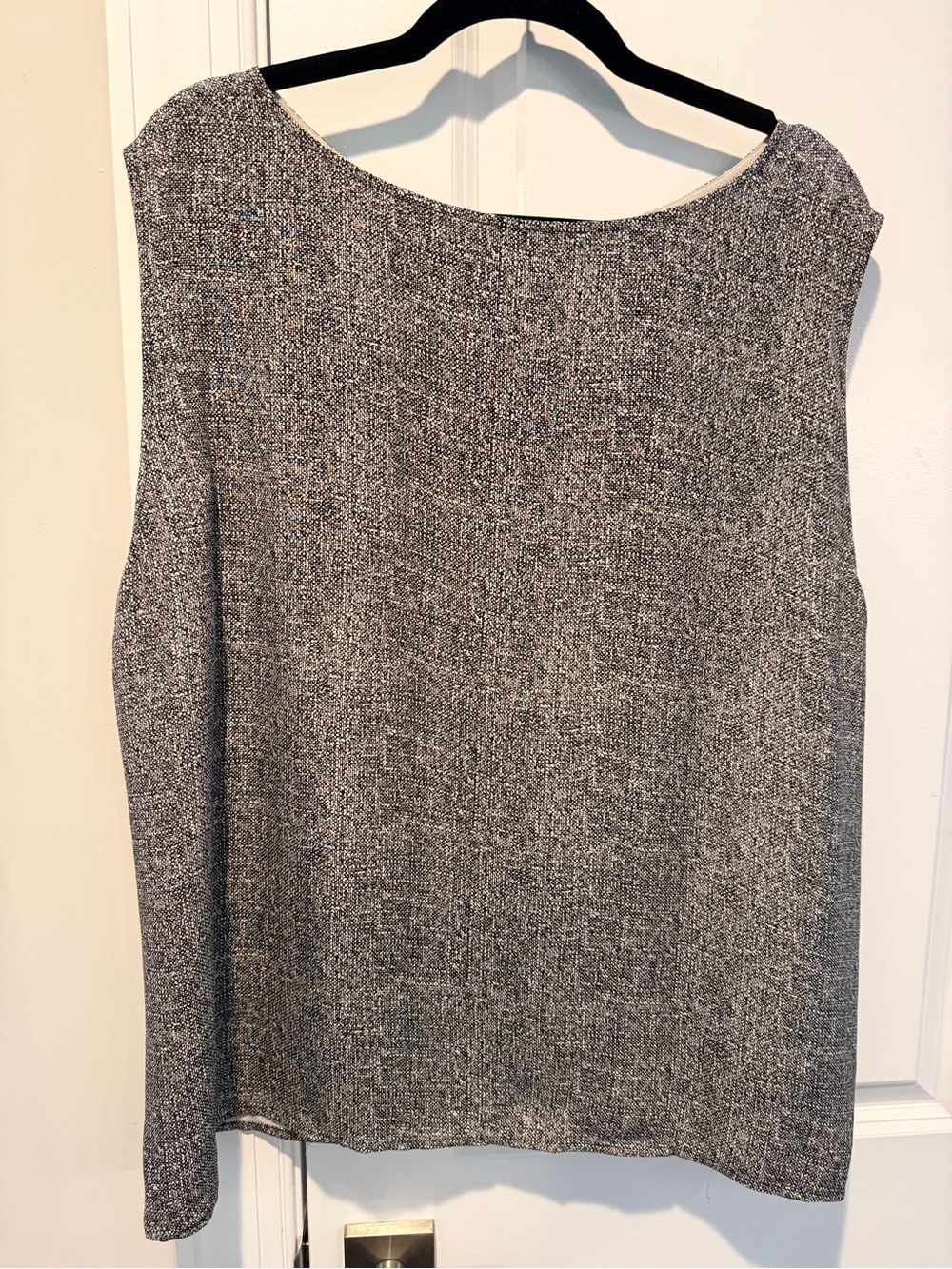 Textured Sleeveless Knit Tank Top - Gray